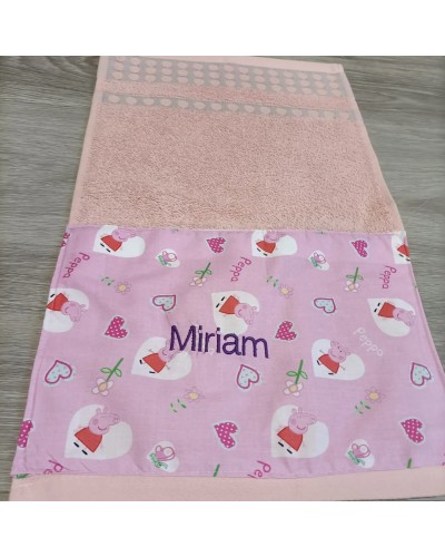 Toalla rosa pepa pig
